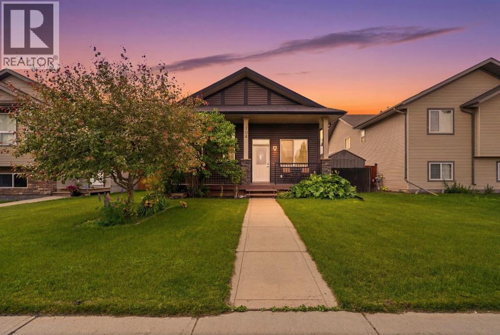 104 Oak Drive, Red Deer, Alberta  T4P 0C8 - Photo 1 - A2325504