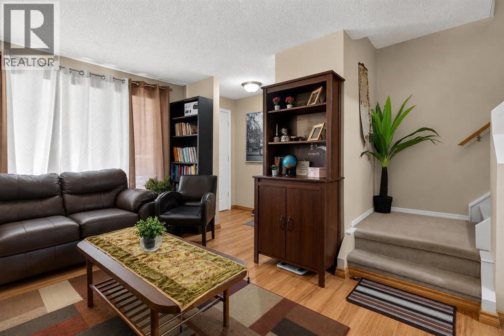 50 Falshire Terrace Ne, Calgary, Alberta  t3j 3b3 - Photo 4 - A2336663