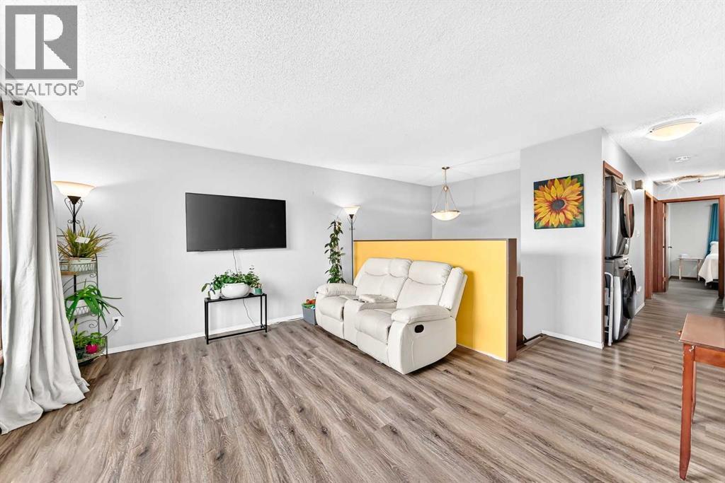 270 Glenpatrick Drive, Cochrane, Alberta  T4C 1G6 - Photo 4 - A2337688