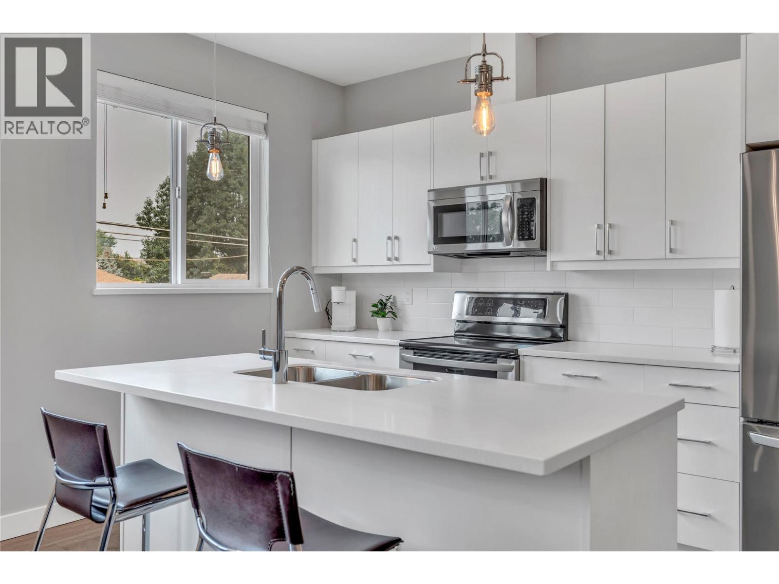 367 Douglas Avenue, Penticton, British Columbia  V2A 2V1 - Photo 46 - 10396347