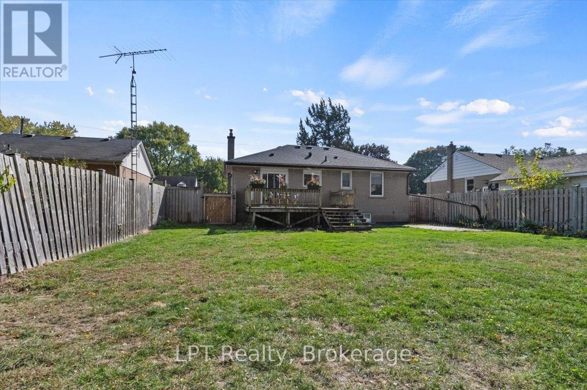 667 Wickens Avenue, Burlington, Ontario  L7T 3T1 - Photo 41 - W13689456