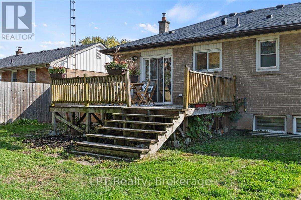 667 Wickens Avenue, Burlington, Ontario  L7T 3T1 - Photo 43 - W13689456