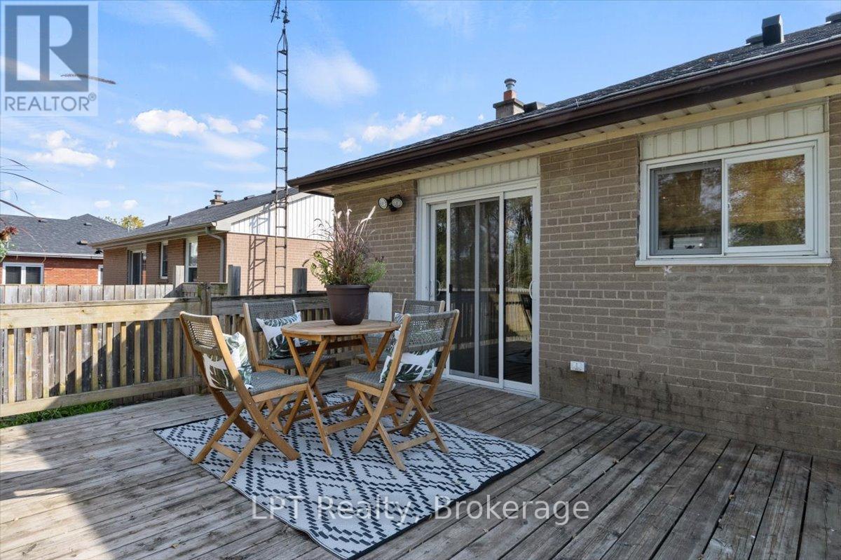 667 Wickens Avenue, Burlington, Ontario  L7T 3T1 - Photo 44 - W13689456