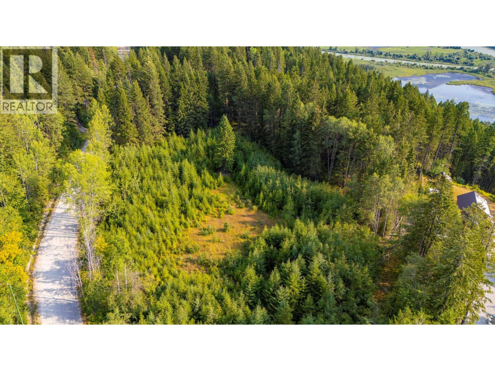 1396 Campbell Road, Golden, British Columbia