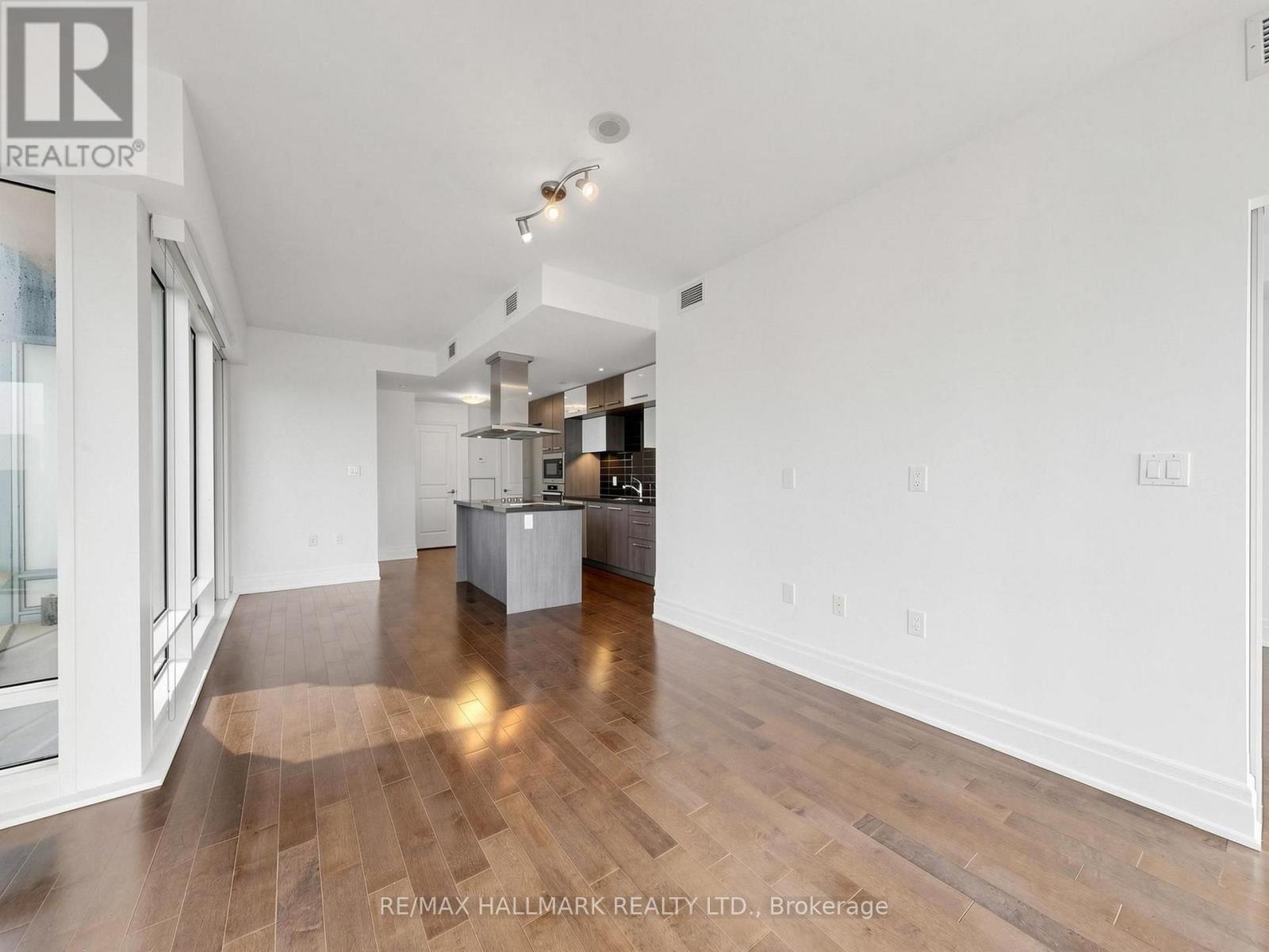 2711 - 8 The Esplanade Avenue, Toronto, Ontario  M5E 0A6 - Photo 10 - C13689380
