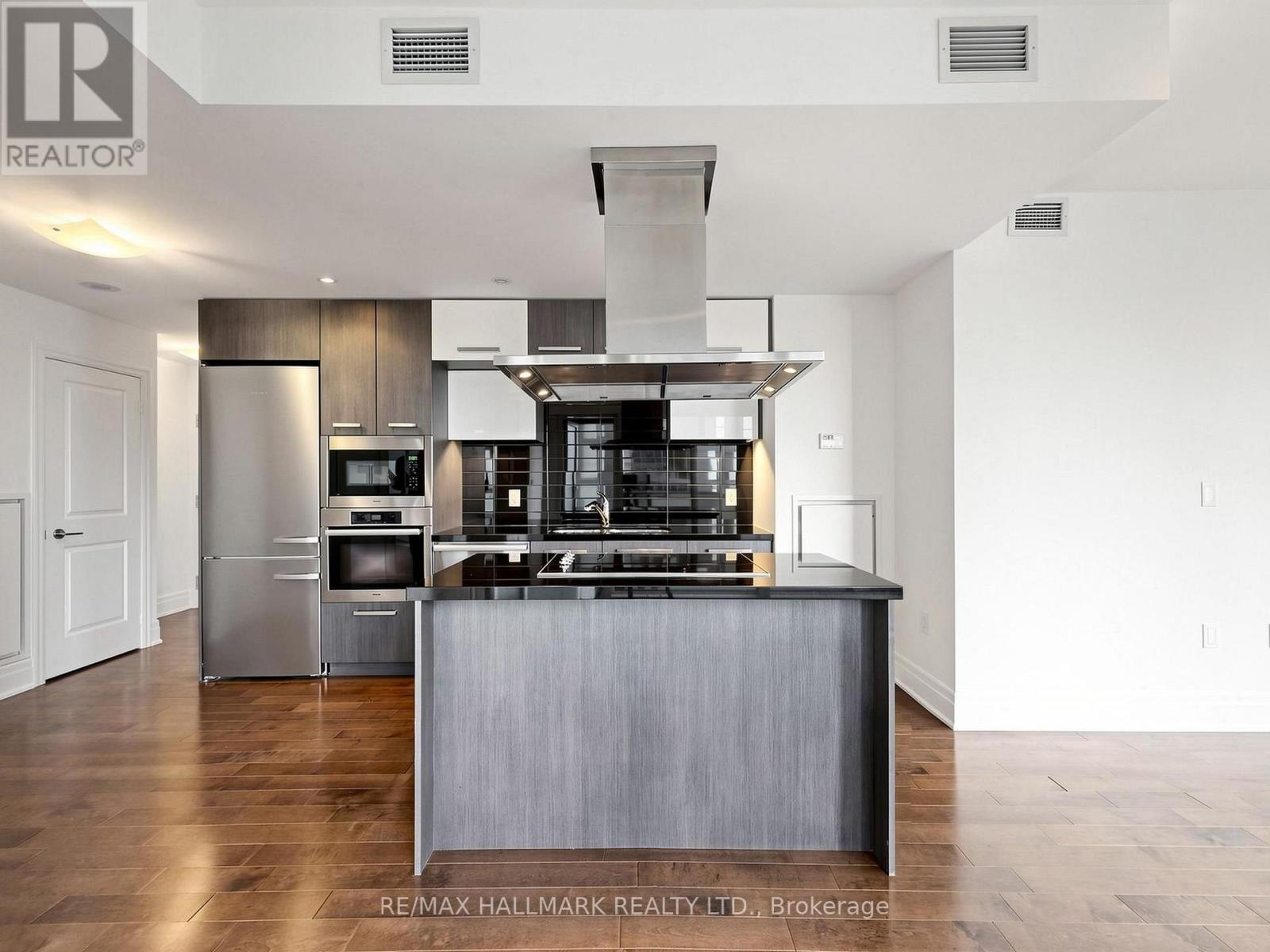 2711 - 8 The Esplanade Avenue, Toronto, Ontario  M5E 0A6 - Photo 16 - C13689380
