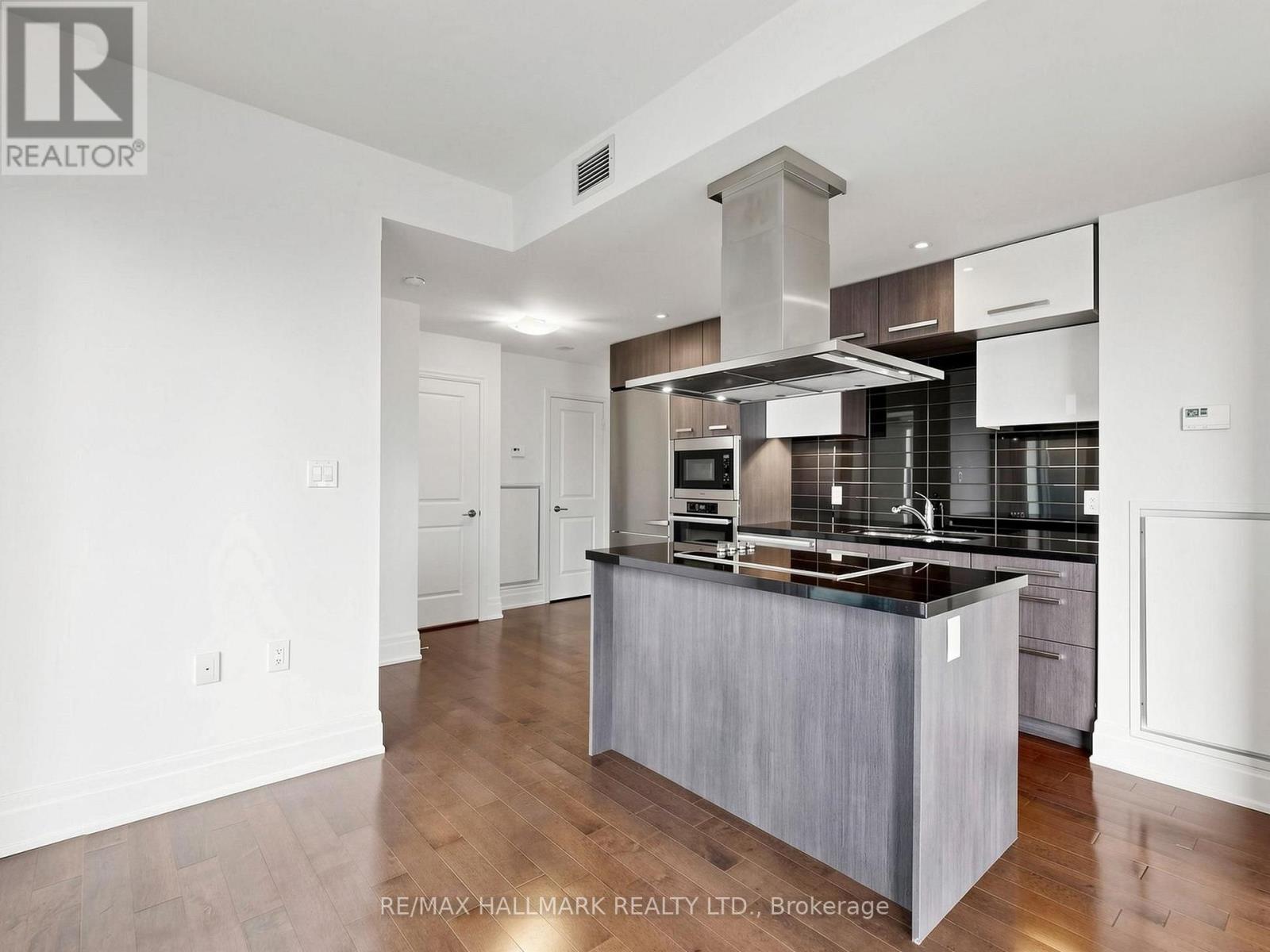 2711 - 8 The Esplanade Avenue, Toronto, Ontario  M5E 0A6 - Photo 17 - C13689380