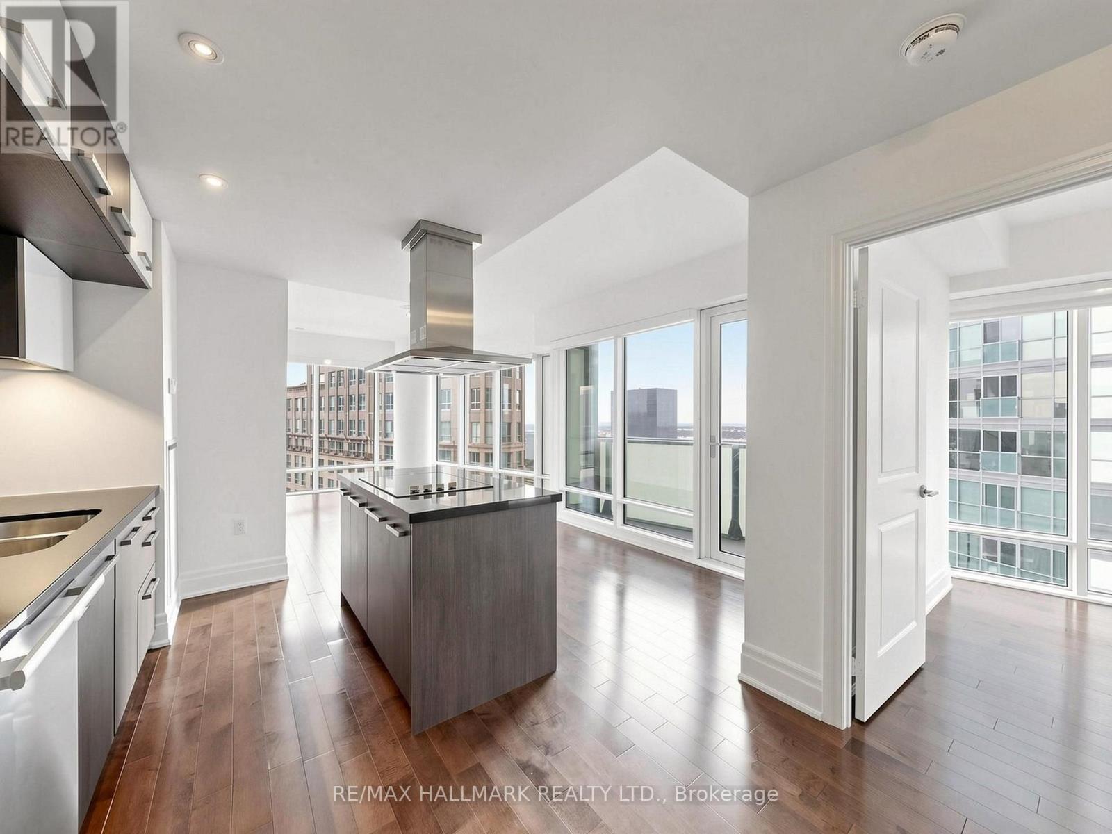 2711 - 8 The Esplanade Avenue, Toronto, Ontario  M5E 0A6 - Photo 18 - C13689380
