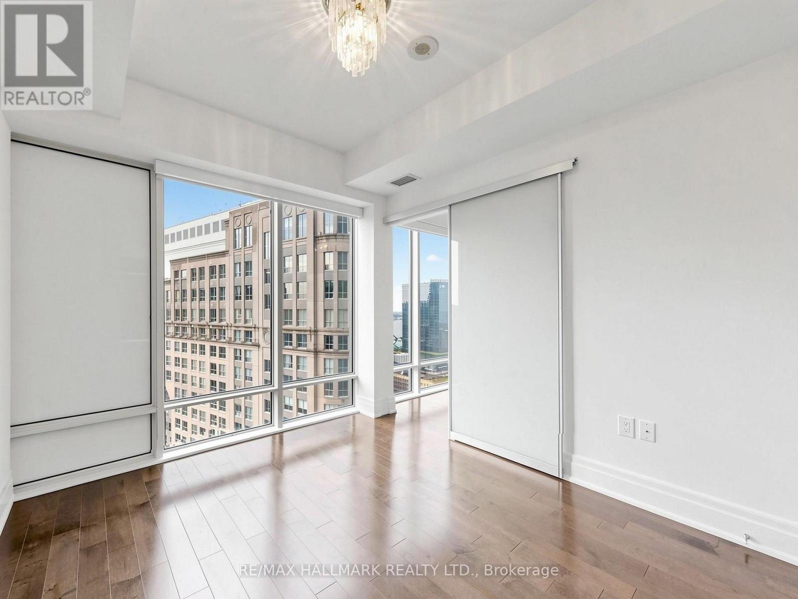 2711 - 8 The Esplanade Avenue, Toronto, Ontario  M5E 0A6 - Photo 24 - C13689380