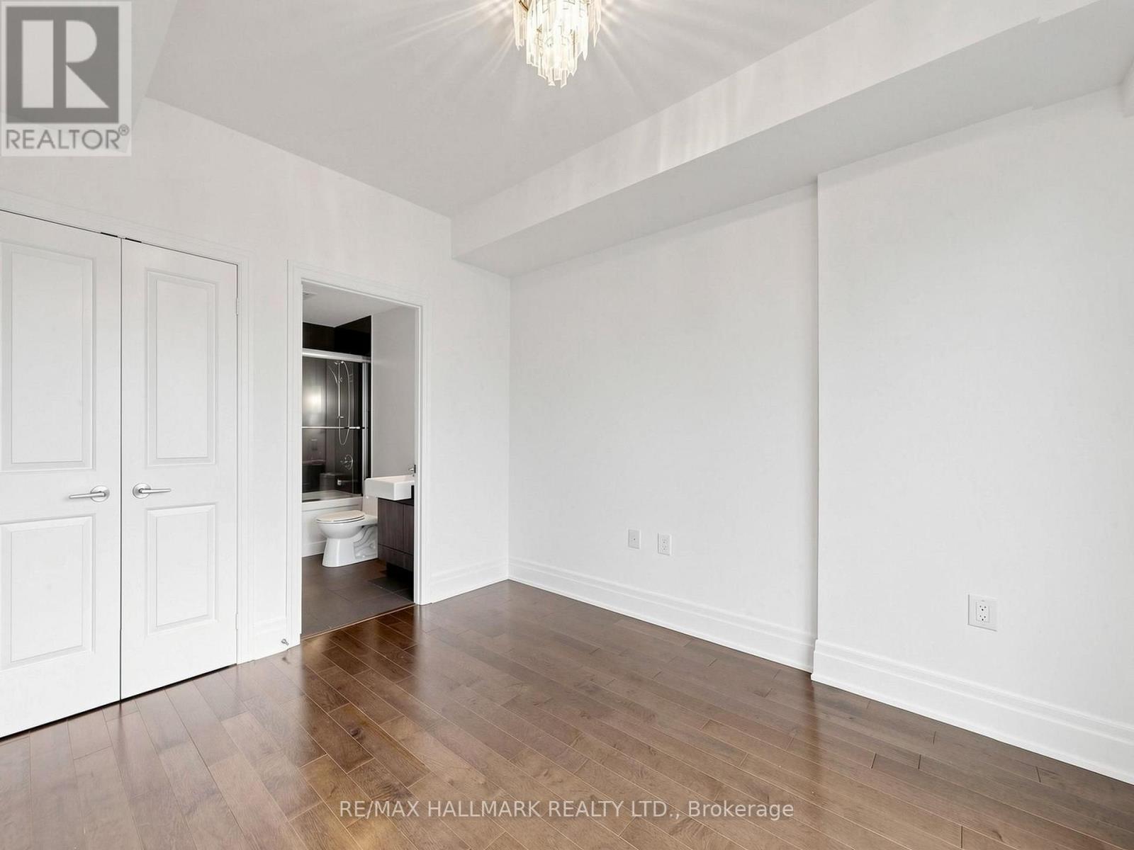 2711 - 8 The Esplanade Avenue, Toronto, Ontario  M5E 0A6 - Photo 27 - C13689380