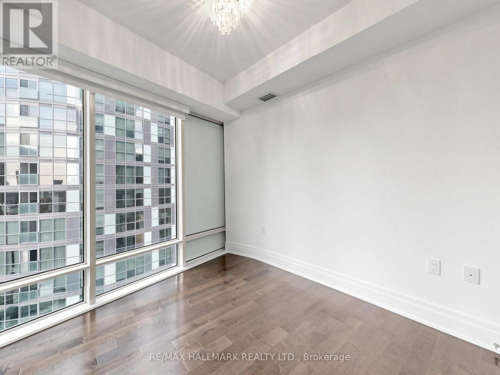 2711 - 8 The Esplanade Avenue, Toronto, Ontario  M5E 0A6 - Photo 30 - C13689380