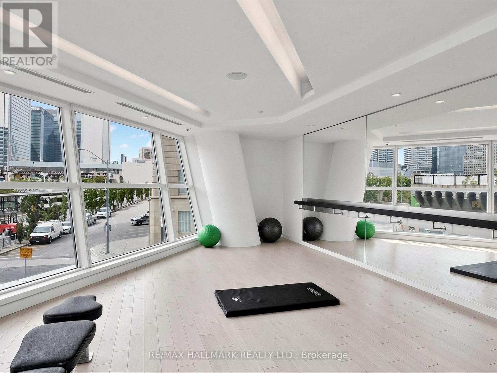 2711 - 8 The Esplanade Avenue, Toronto, Ontario  M5E 0A6 - Photo 37 - C13689380