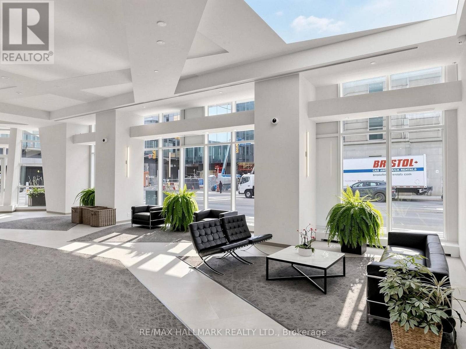 2711 - 8 The Esplanade Avenue, Toronto, Ontario  M5E 0A6 - Photo 4 - C13689380