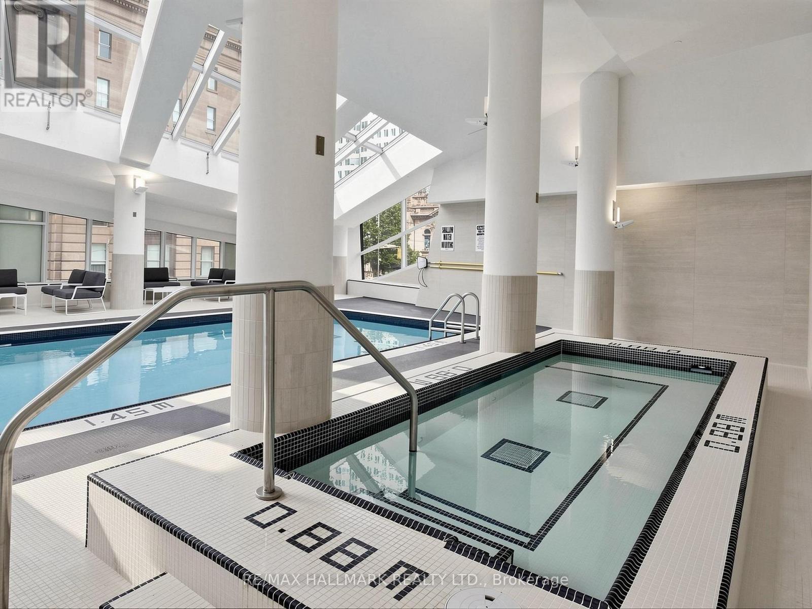 2711 - 8 The Esplanade Avenue, Toronto, Ontario  M5E 0A6 - Photo 44 - C13689380