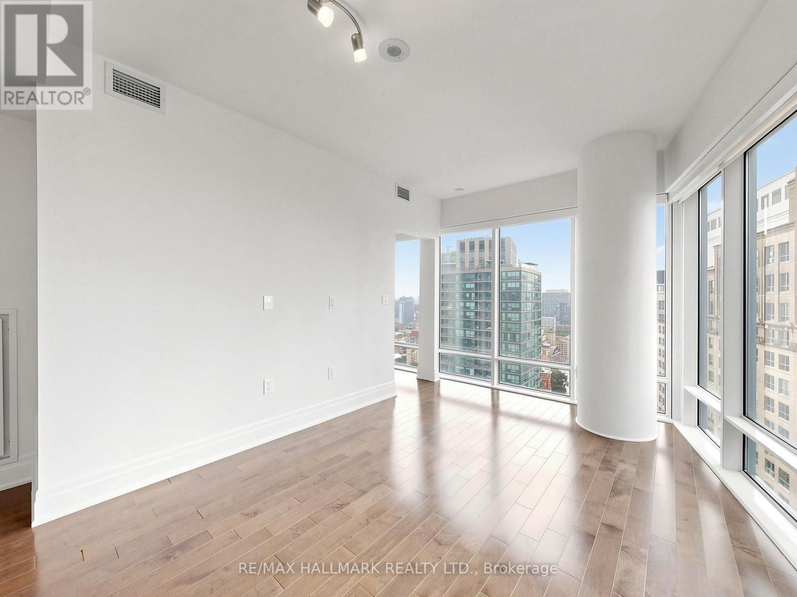 2711 - 8 The Esplanade Avenue, Toronto, Ontario  M5E 0A6 - Photo 7 - C13689380