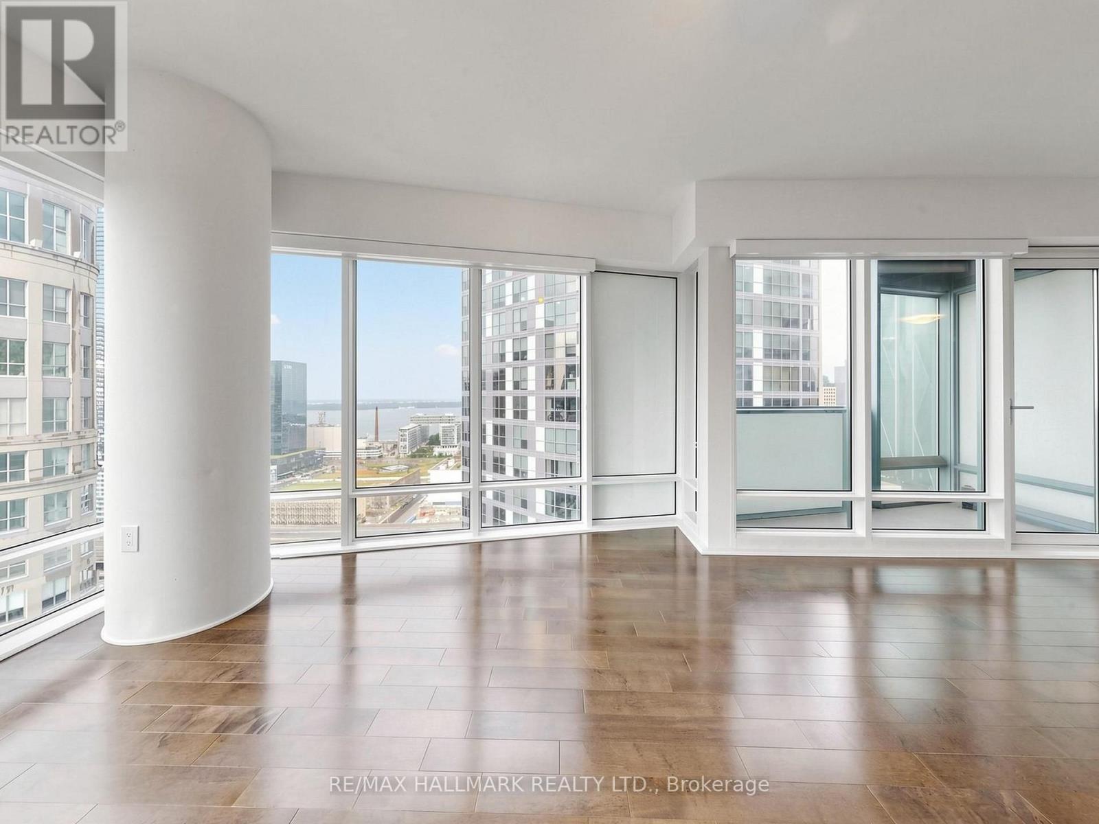 2711 - 8 The Esplanade Avenue, Toronto, Ontario  M5E 0A6 - Photo 8 - C13689380