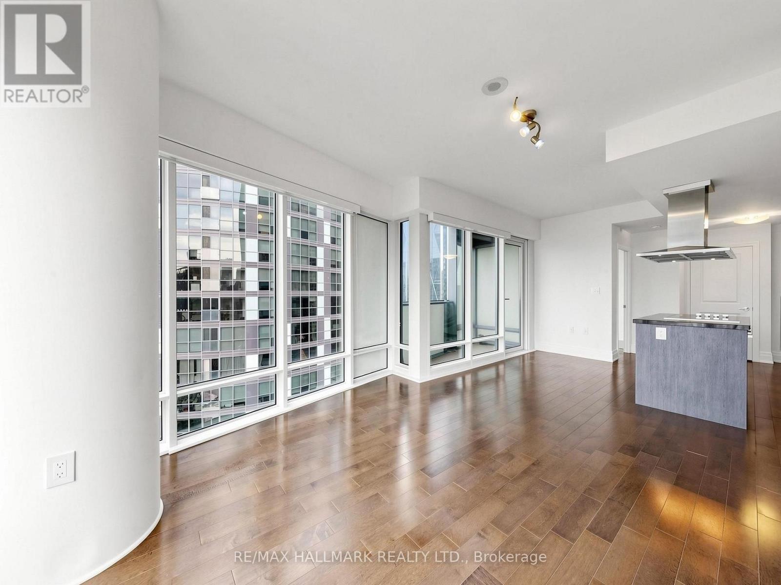 2711 - 8 The Esplanade Avenue, Toronto, Ontario  M5E 0A6 - Photo 9 - C13689380