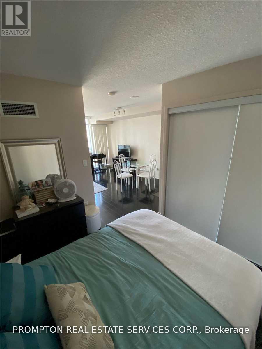 1605 - 11 Brunel Court, Toronto, Ontario  M5V 3Y3 - Photo 3 - C13689394