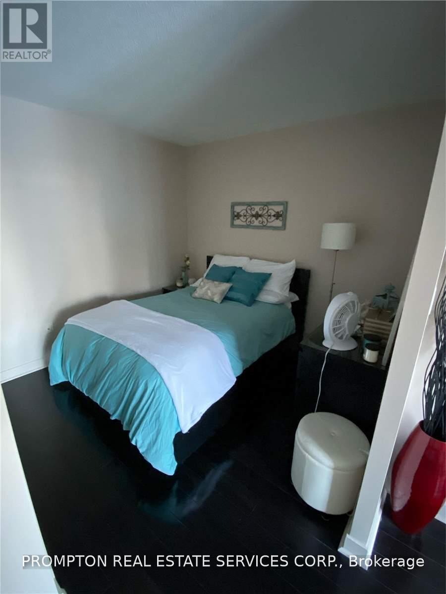 1605 - 11 Brunel Court, Toronto, Ontario  M5V 3Y3 - Photo 4 - C13689394