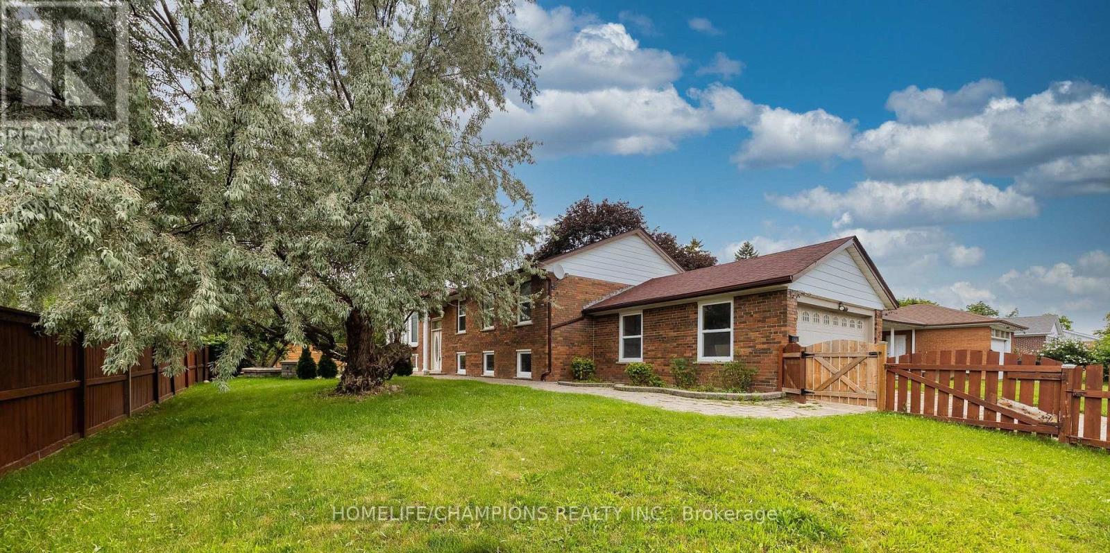 2 ALTAIR AVENUE, Toronto, Ontario