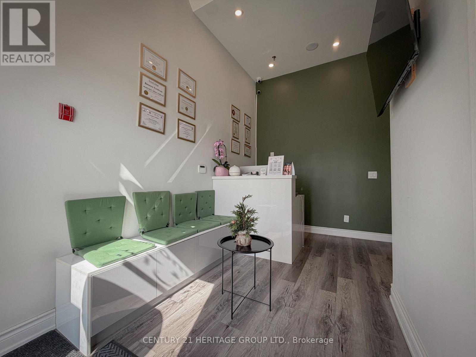 9737 YONGE STREET, Richmond Hill, Ontario