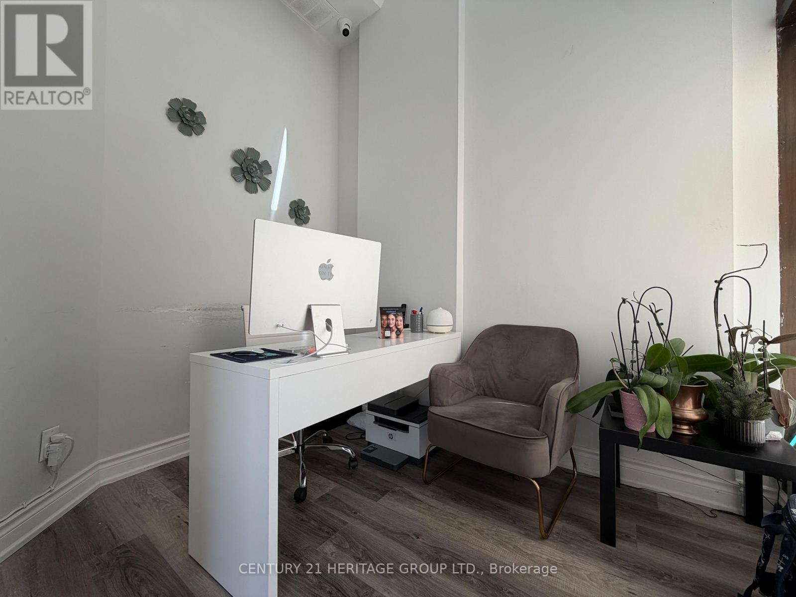 208 - 9737 Yonge Street, Richmond Hill, Ontario  L4C 8S7 - Photo 3 - N13689402