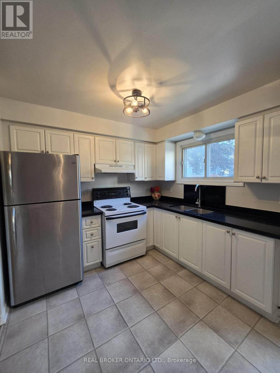12 - 275 Blake Street, Barrie, Ontario  L4M 1K7 - Photo 3 - S13689428