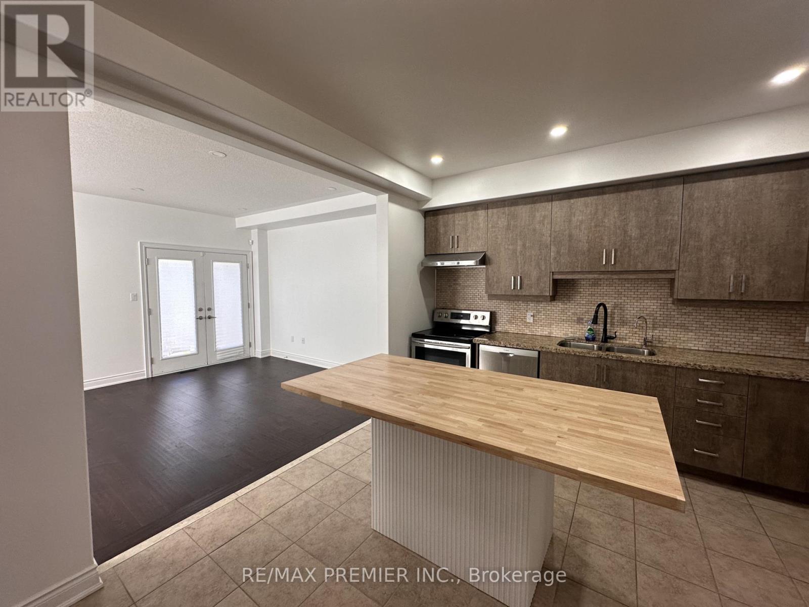 201 Alva Street, Barrie (Ardagh), Ontario  L4N 3V3 - Photo 4 - S13689464