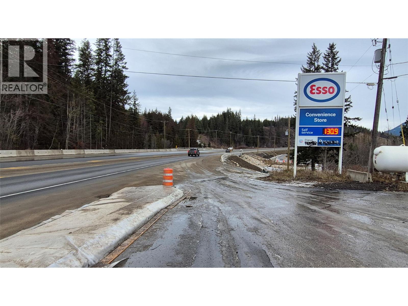 5177 Trans Canada Highway, Tappen, British Columbia  V0E 2X3 - Photo 6 - 10394032