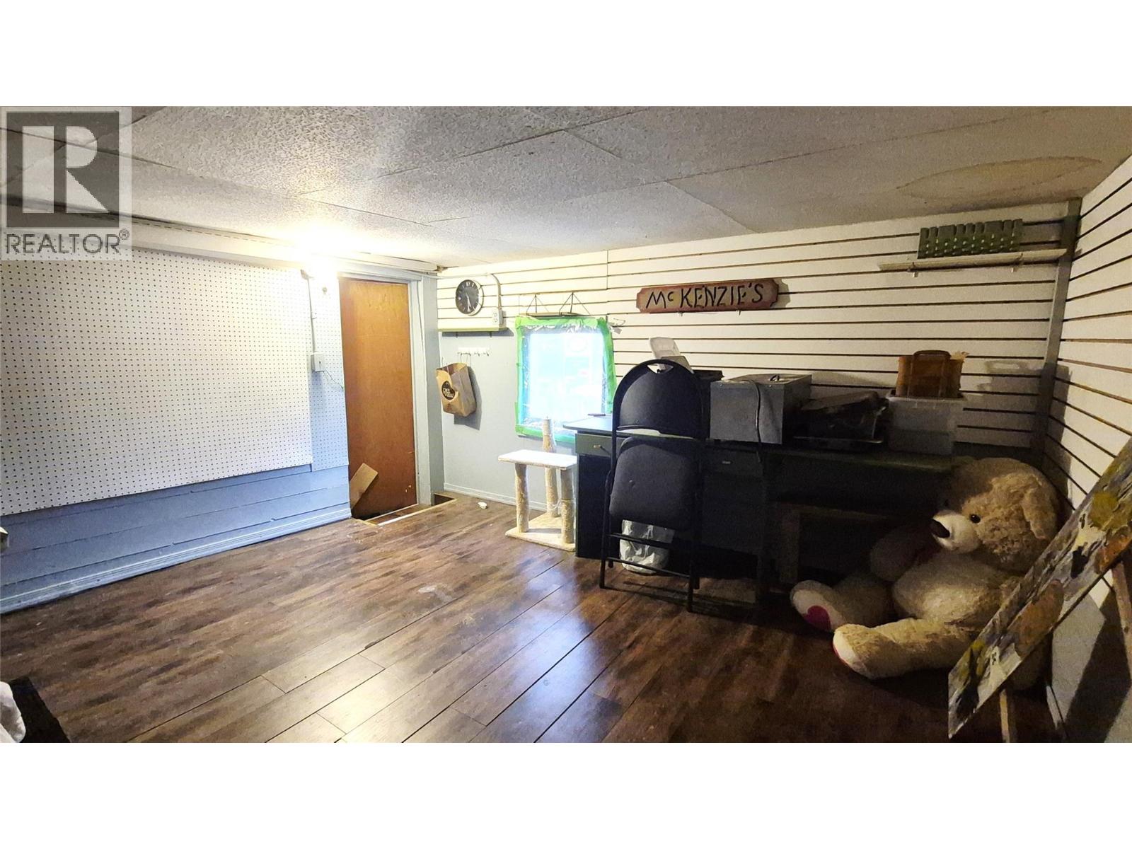 5177 Trans Canada Highway, Tappen, British Columbia  V0E 2X3 - Photo 46 - 10394032