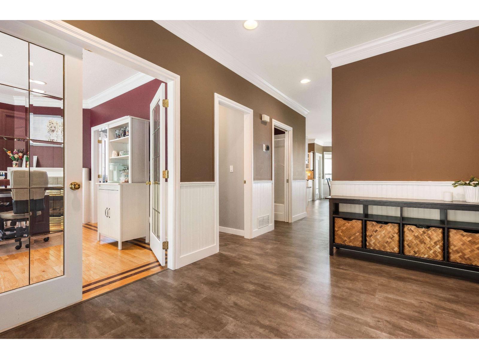 35705 Hawksview Place, Abbotsford, British Columbia  V3G 2Y1 - Photo 6 - R3156873