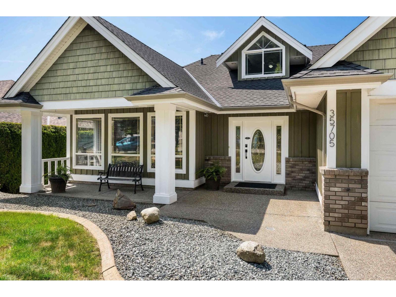 35705 Hawksview Place, Abbotsford, British Columbia  V3G 2Y1 - Photo 4 - R3156873