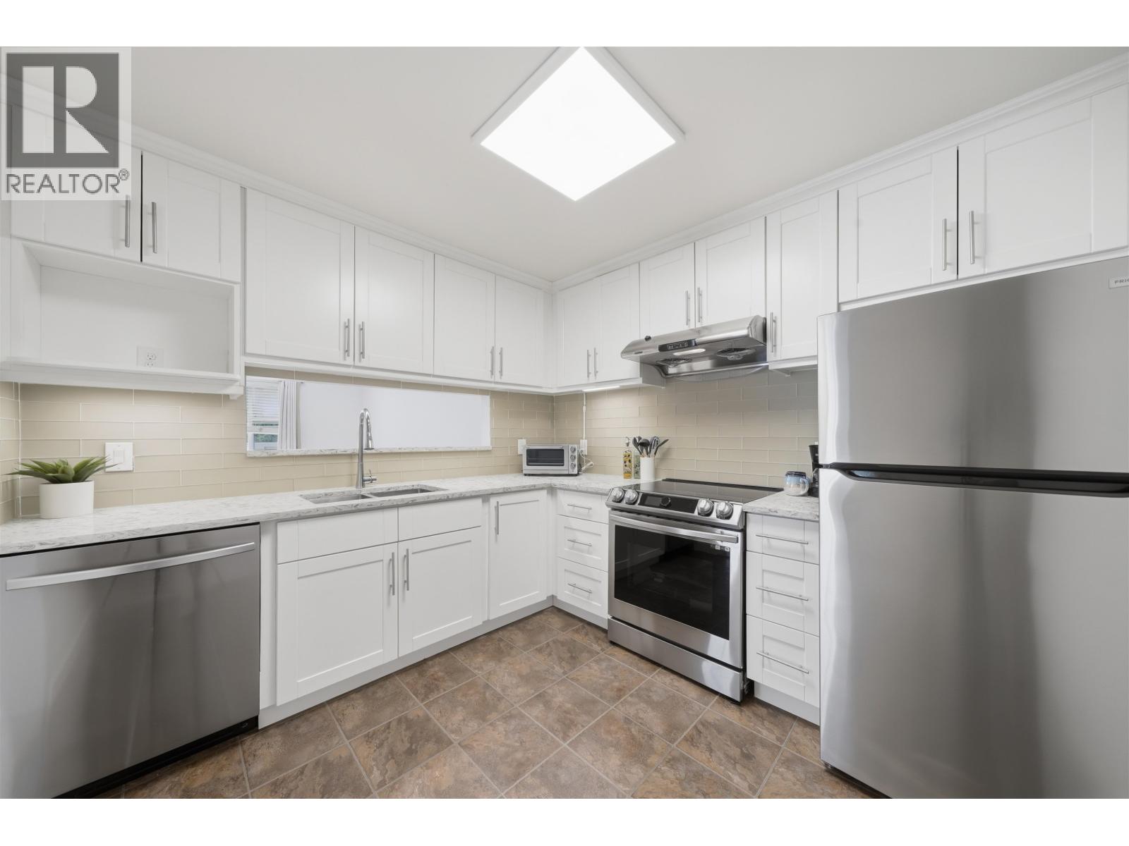 114 7580 Minoru Boulevard, Richmond, British Columbia  V6Y 1Z5 - Photo 11 - R3156781