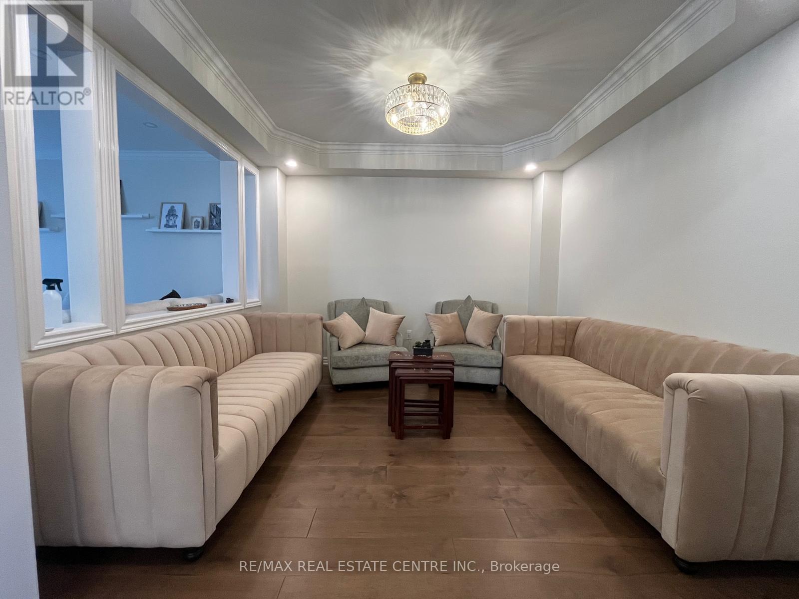 3570 Fountain Park Avenue, Mississauga, Ontario  L5M 7G1 - Photo 10 - W13689424