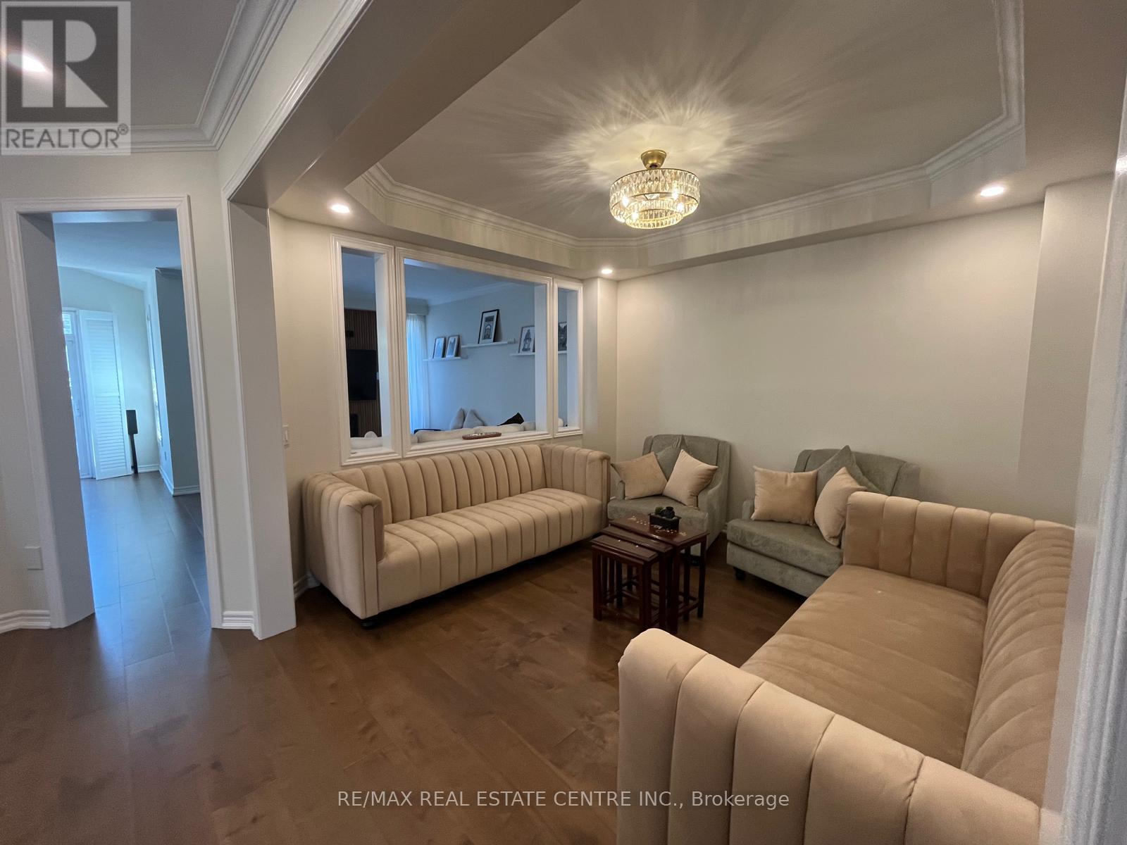 3570 Fountain Park Avenue, Mississauga, Ontario  L5M 7G1 - Photo 11 - W13689424