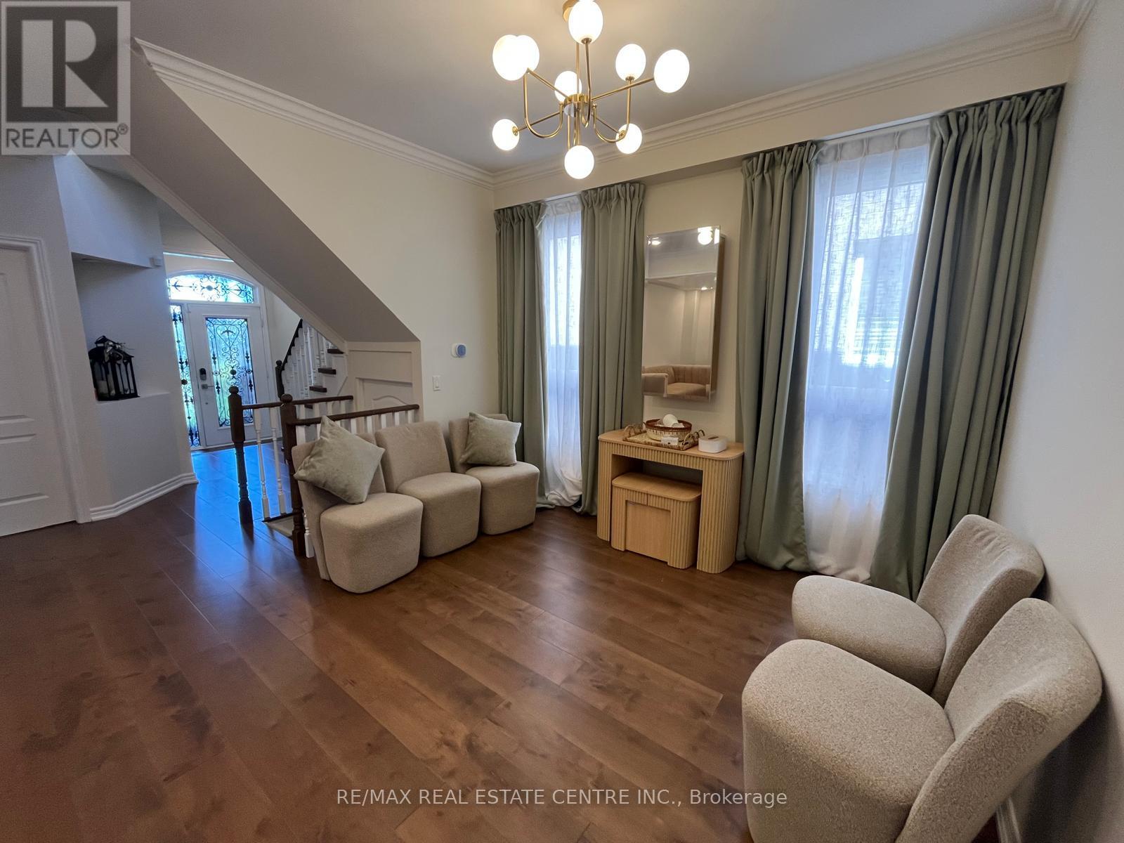 3570 Fountain Park Avenue, Mississauga, Ontario  L5M 7G1 - Photo 13 - W13689424