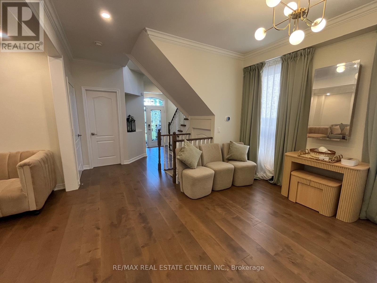 3570 Fountain Park Avenue, Mississauga, Ontario  L5M 7G1 - Photo 14 - W13689424
