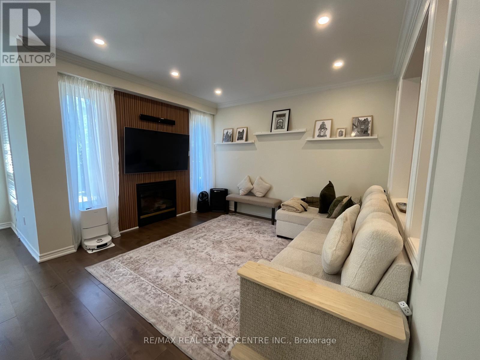 3570 Fountain Park Avenue, Mississauga, Ontario  L5M 7G1 - Photo 15 - W13689424
