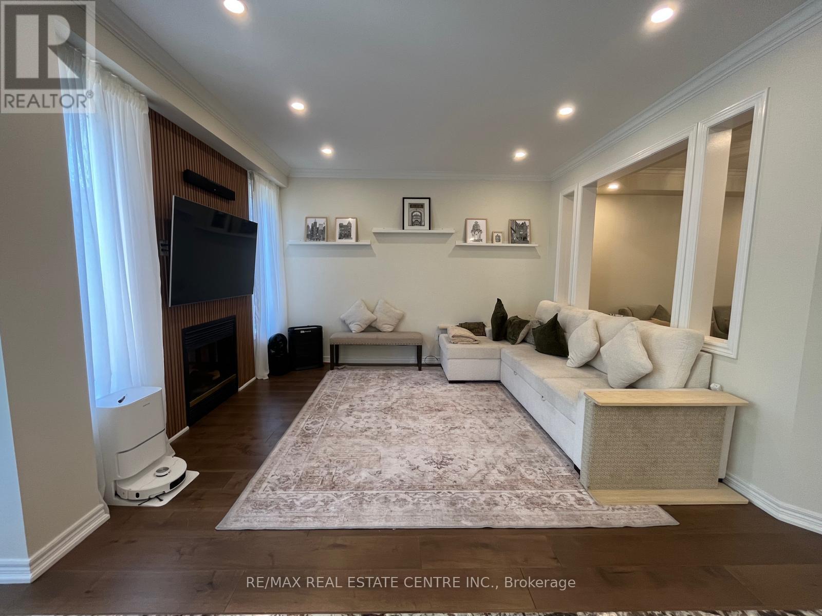 3570 Fountain Park Avenue, Mississauga, Ontario  L5M 7G1 - Photo 17 - W13689424
