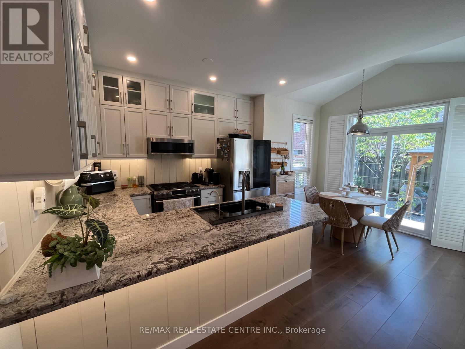 3570 Fountain Park Avenue, Mississauga, Ontario  L5M 7G1 - Photo 19 - W13689424