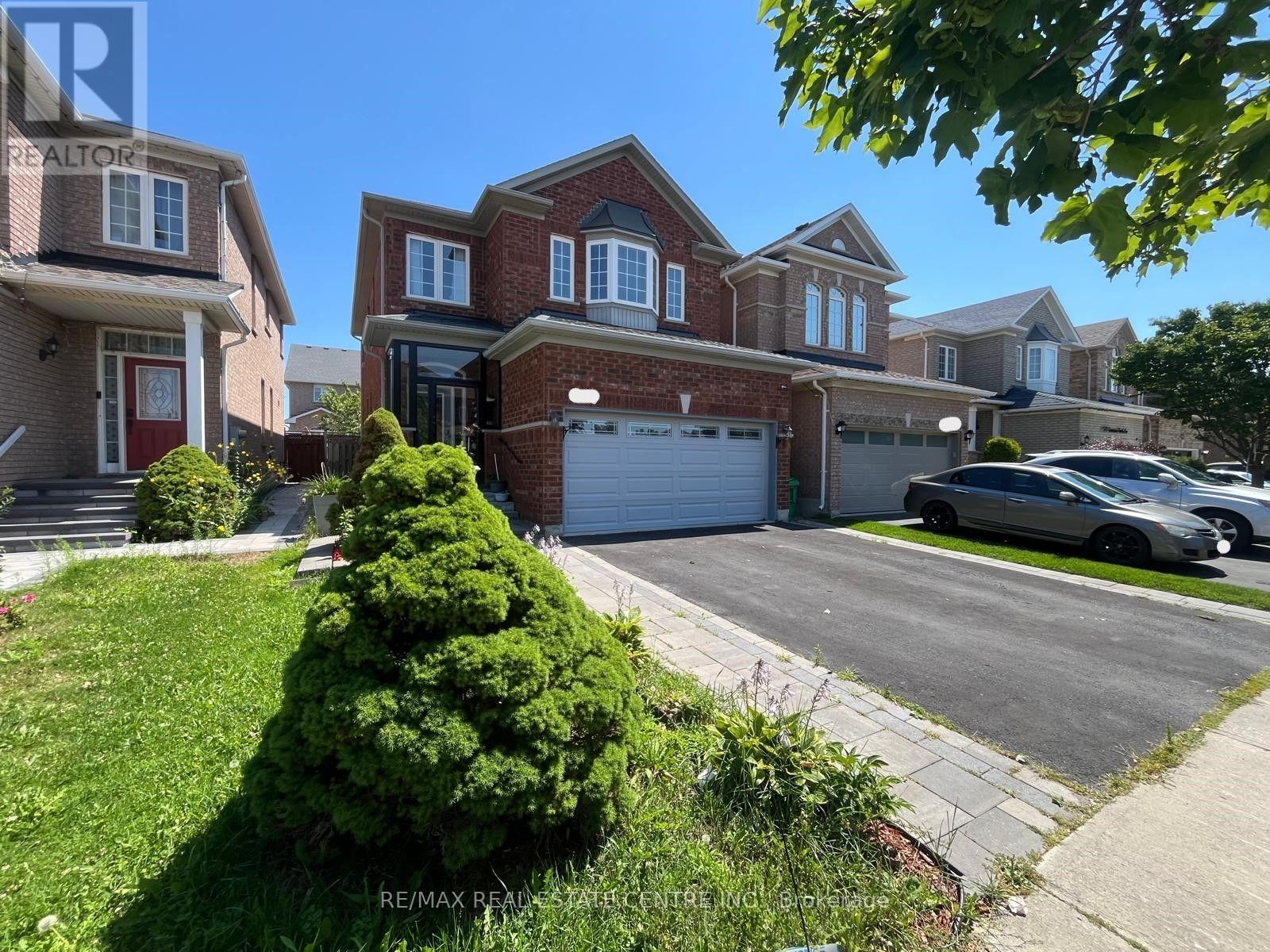 3570 Fountain Park Avenue, Mississauga, Ontario  L5M 7G1 - Photo 2 - W13689424