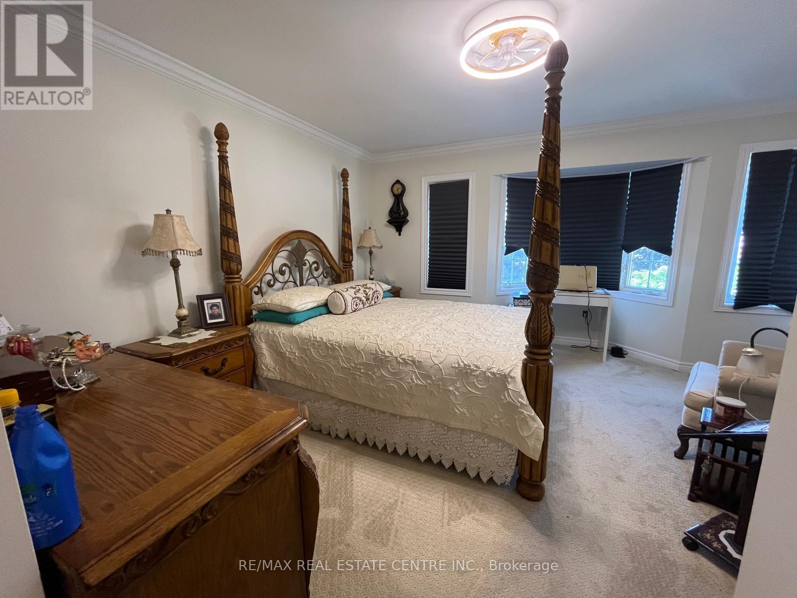 3570 Fountain Park Avenue, Mississauga, Ontario  L5M 7G1 - Photo 30 - W13689424