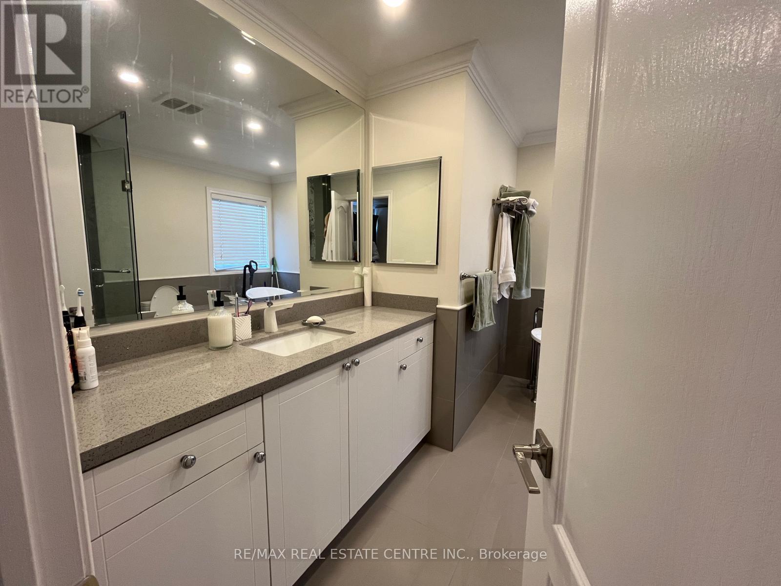 3570 Fountain Park Avenue, Mississauga, Ontario  L5M 7G1 - Photo 34 - W13689424