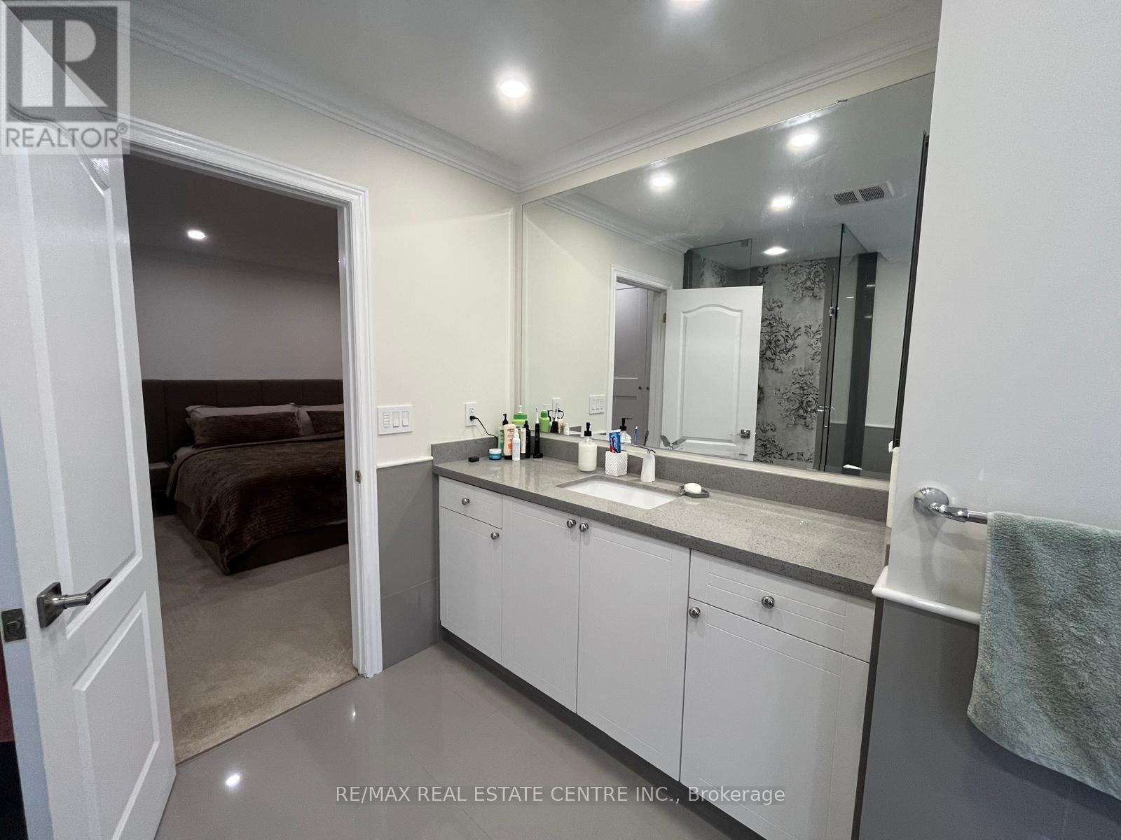3570 Fountain Park Avenue, Mississauga, Ontario  L5M 7G1 - Photo 37 - W13689424