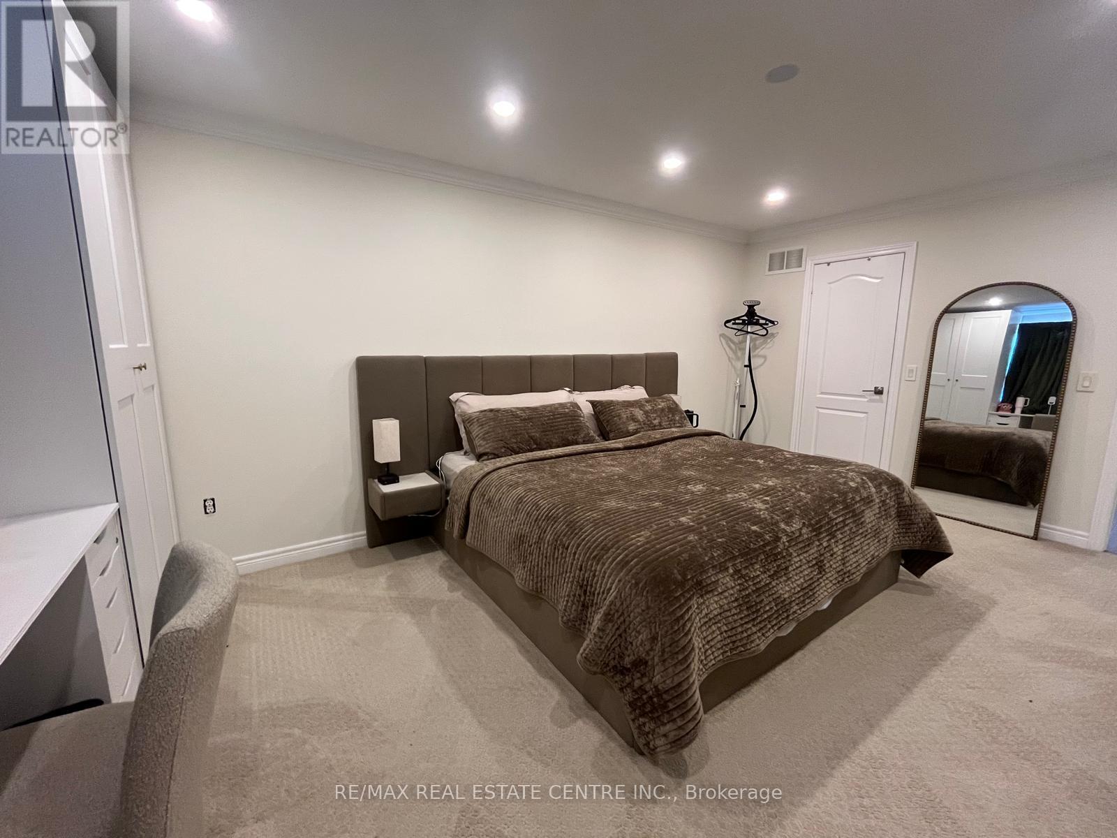 3570 Fountain Park Avenue, Mississauga, Ontario  L5M 7G1 - Photo 38 - W13689424