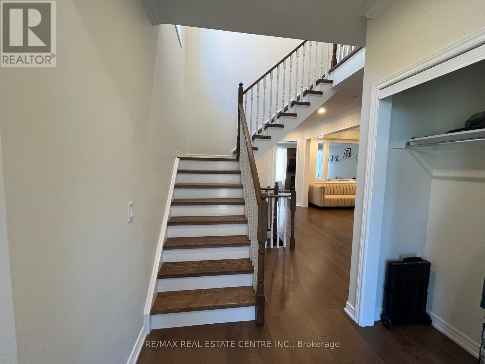3570 Fountain Park Avenue, Mississauga, Ontario  L5M 7G1 - Photo 7 - W13689424