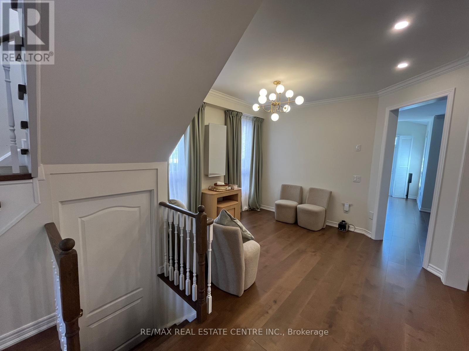 3570 Fountain Park Avenue, Mississauga, Ontario  L5M 7G1 - Photo 8 - W13689424