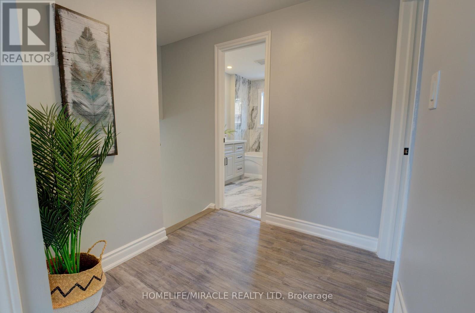 85 Silverstone Drive, Toronto, Ontario  M9V 3G4 - Photo 19 - W13689426