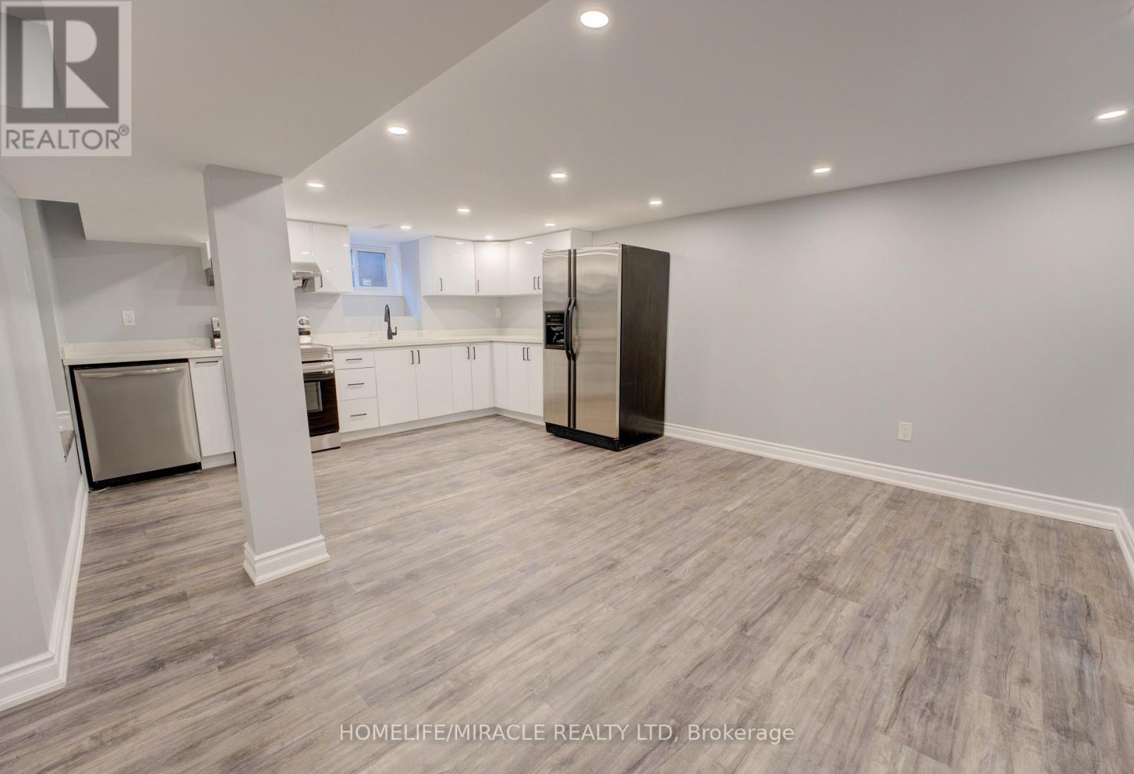 85 Silverstone Drive, Toronto, Ontario  M9V 3G4 - Photo 31 - W13689426
