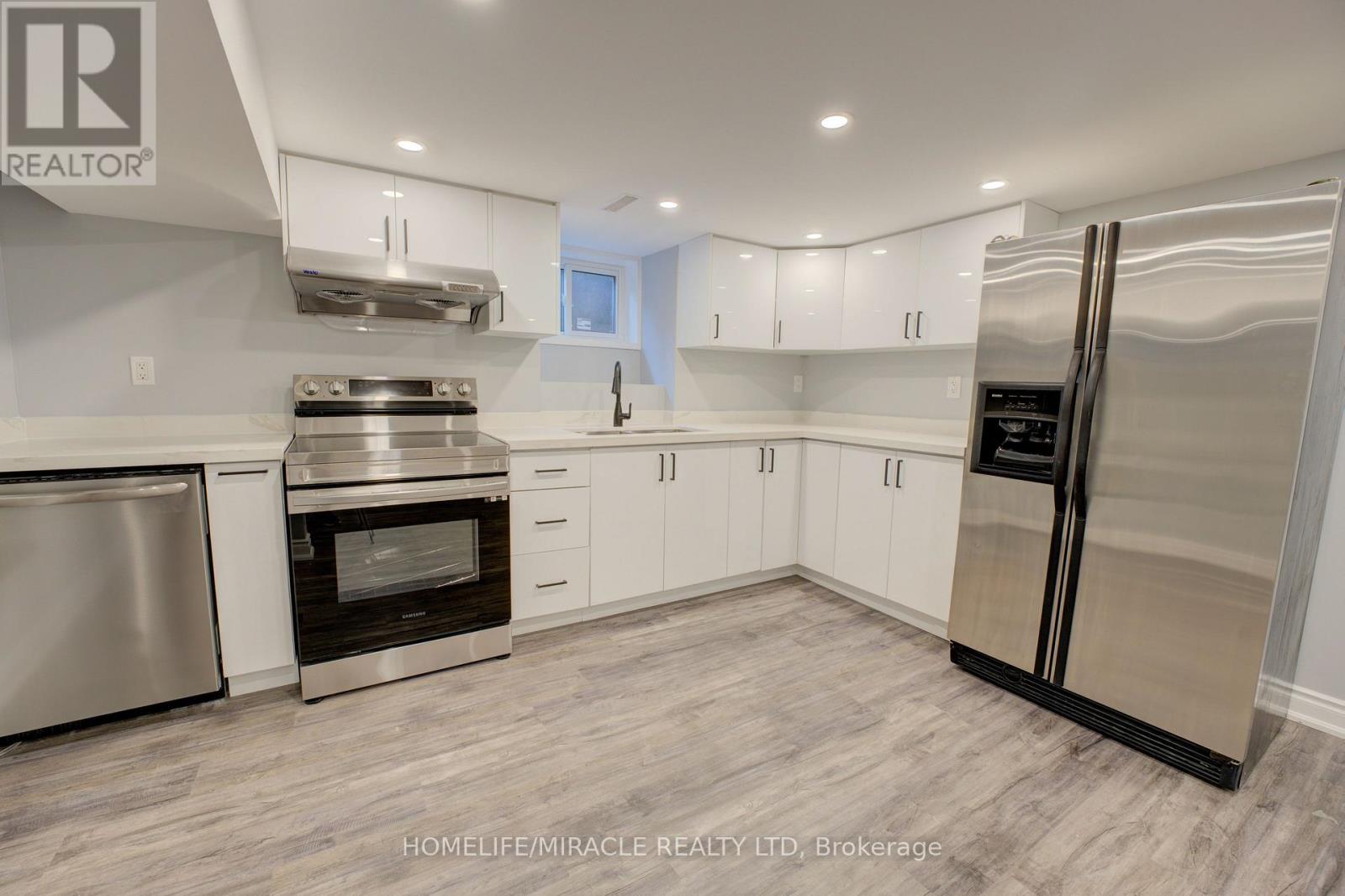 85 Silverstone Drive, Toronto, Ontario  M9V 3G4 - Photo 33 - W13689426